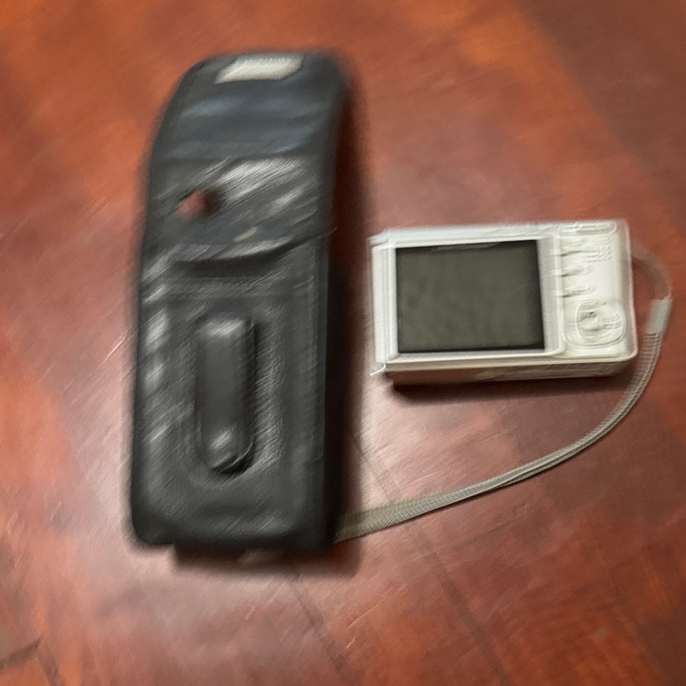 Silver Digital Camera - Picture 3 of 5